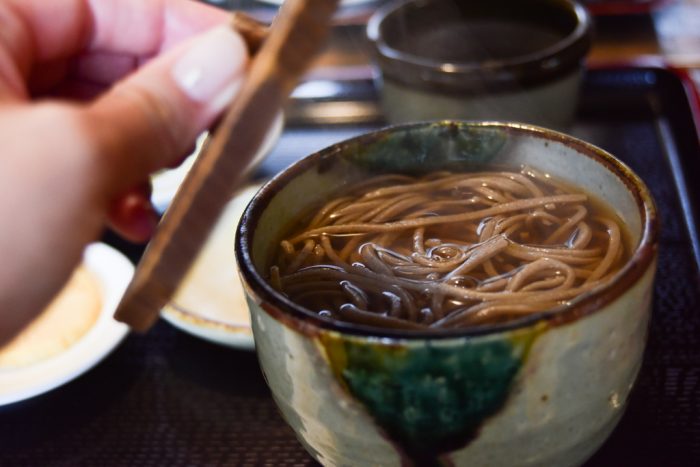 続けて温かいお蕎麦をいただく